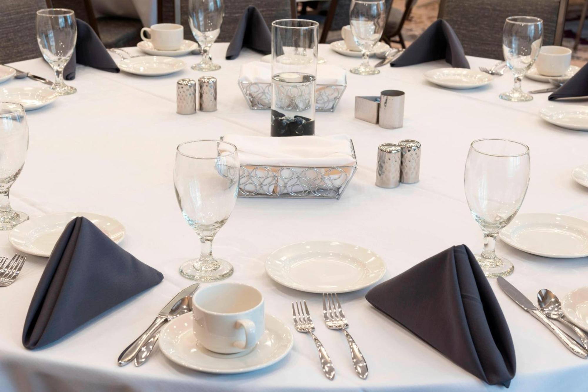 Courtyard By Marriott Mt. Pleasant At Central Michigan University Mount Pleasant Exteriör bild