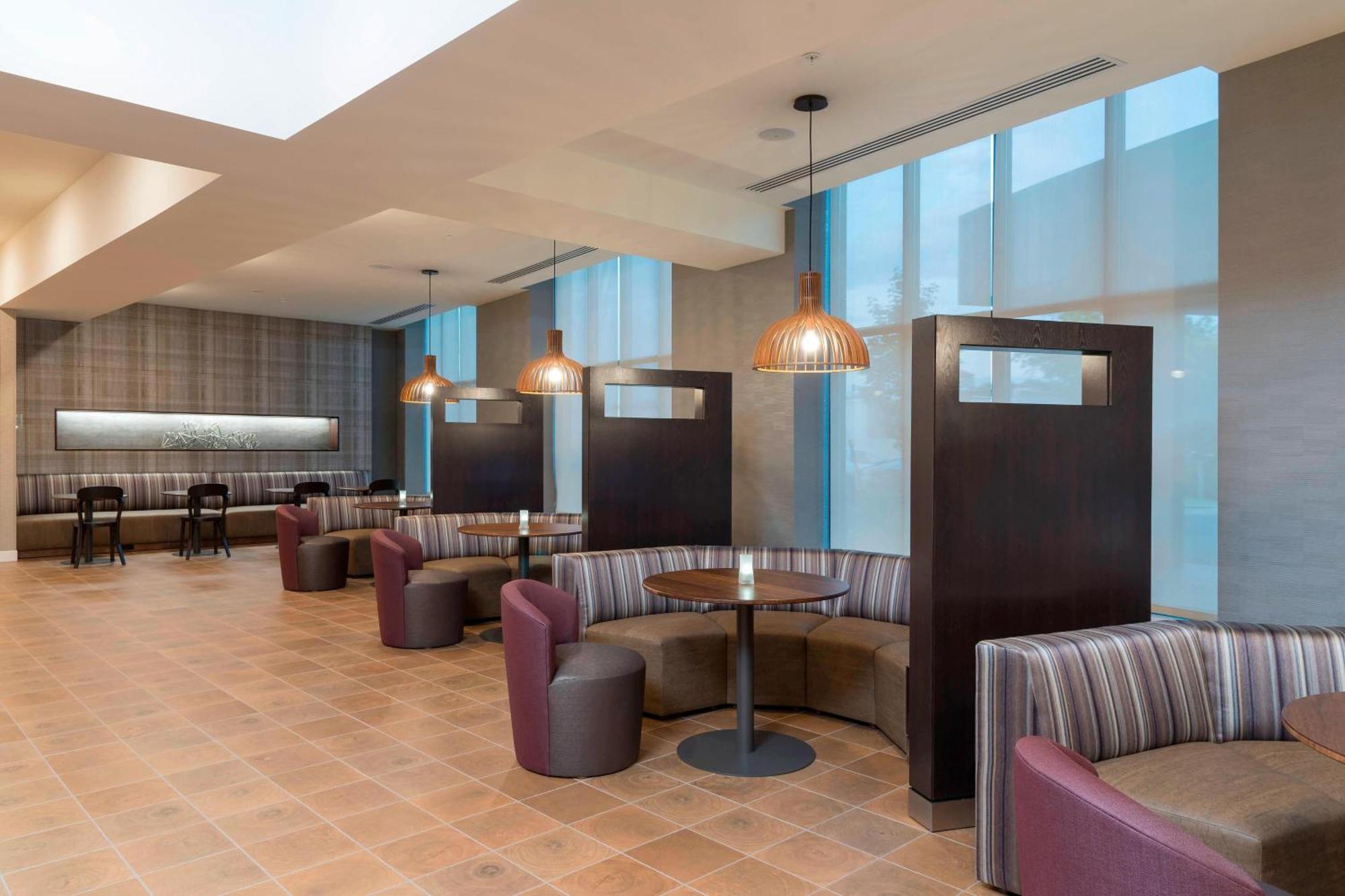 Courtyard By Marriott Mt. Pleasant At Central Michigan University Mount Pleasant Exteriör bild