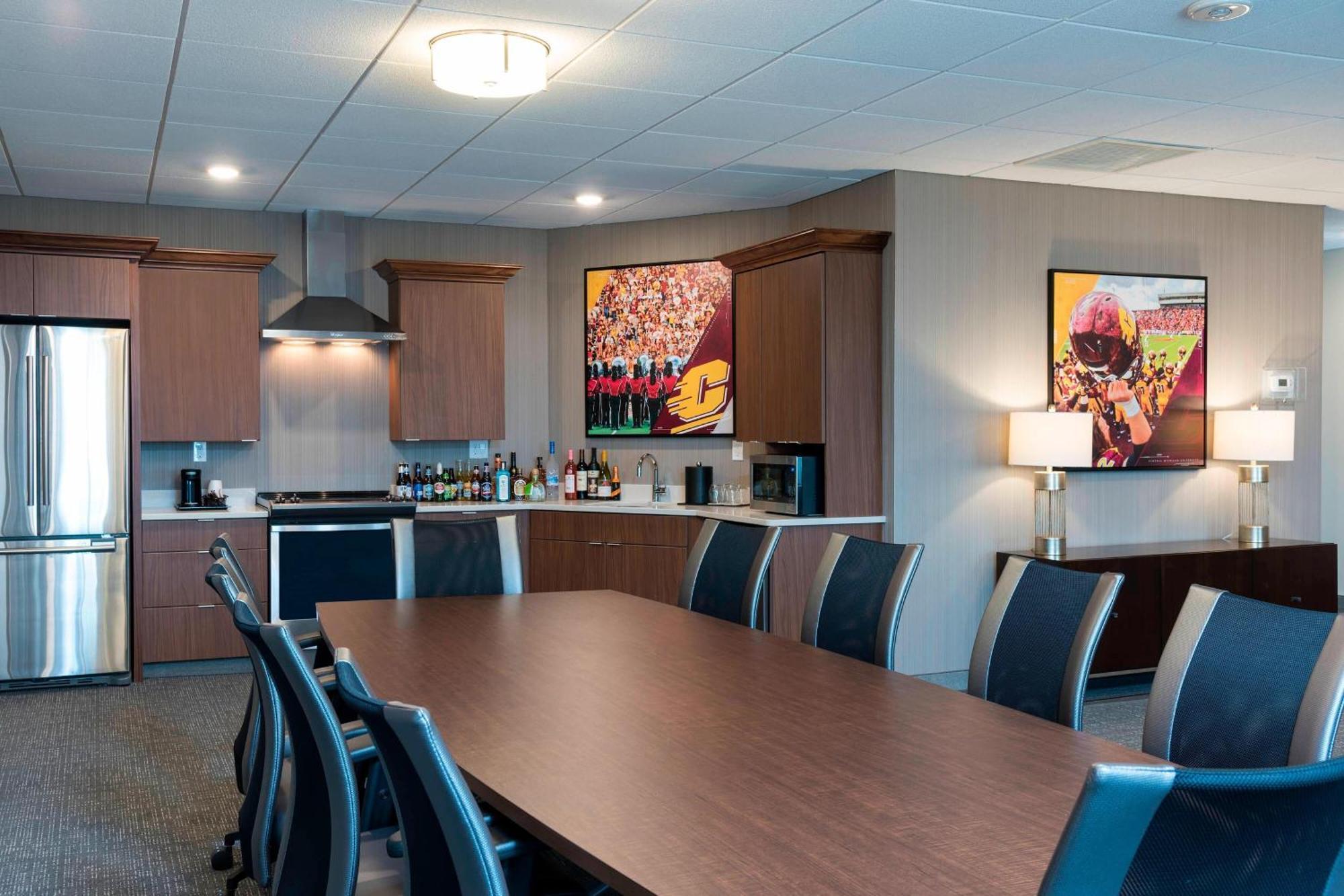 Courtyard By Marriott Mt. Pleasant At Central Michigan University Mount Pleasant Exteriör bild