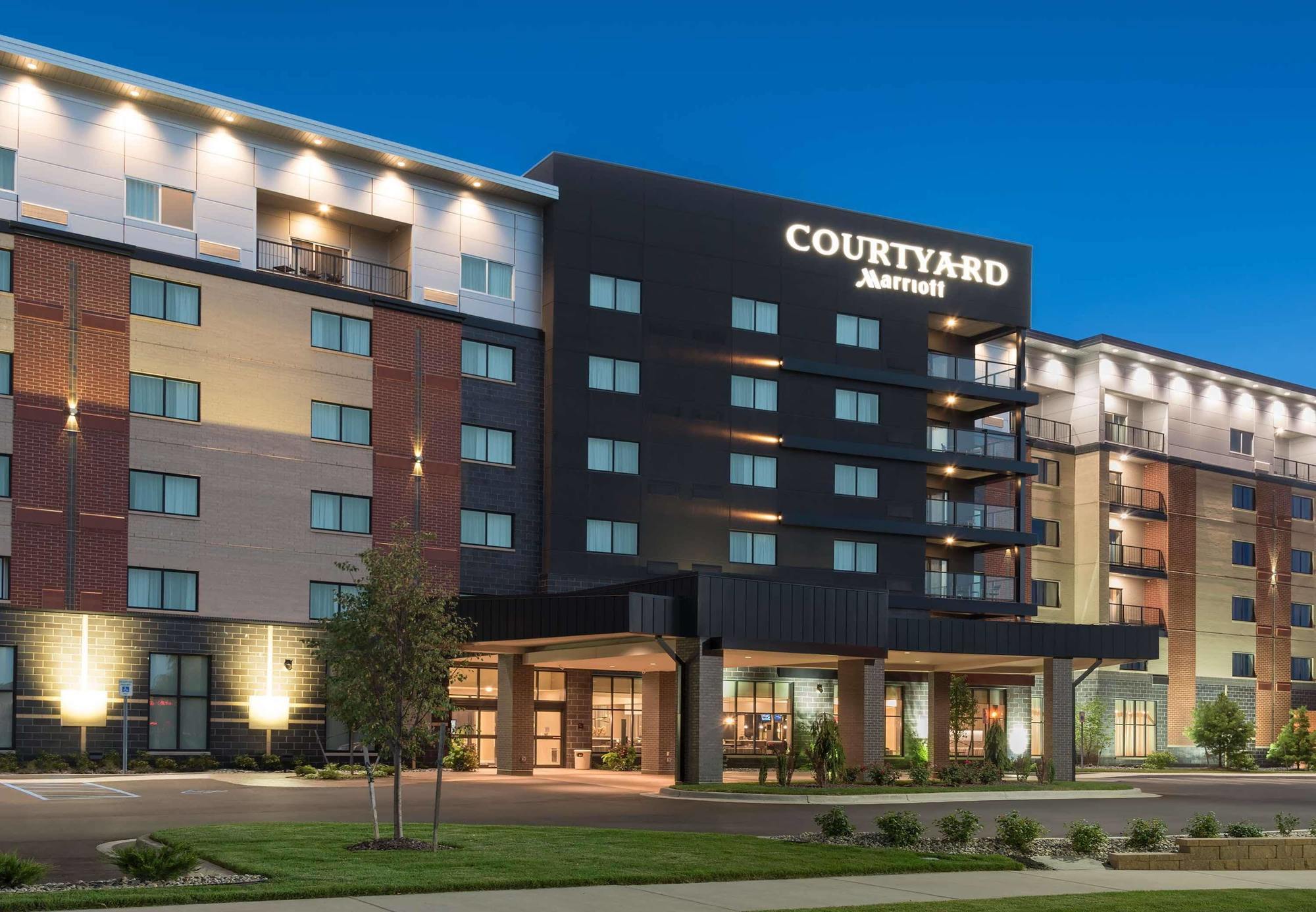 Courtyard By Marriott Mt. Pleasant At Central Michigan University Mount Pleasant Exteriör bild
